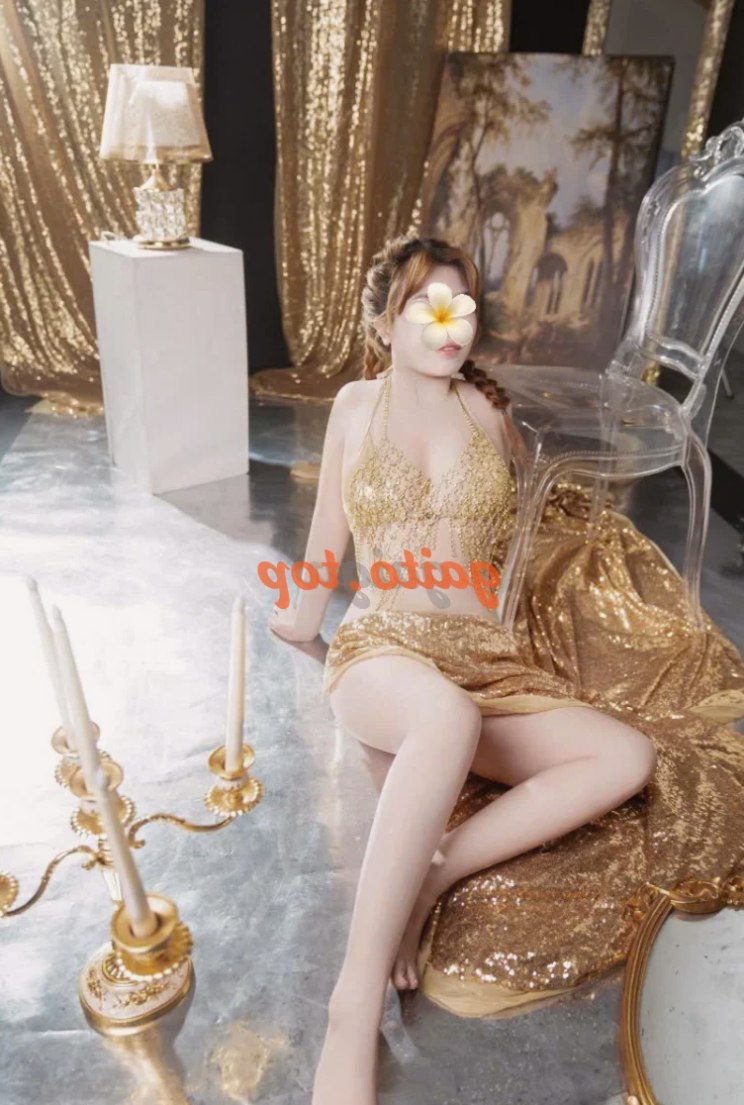 Ngoc Một Em – gái gọi Tân Uyên