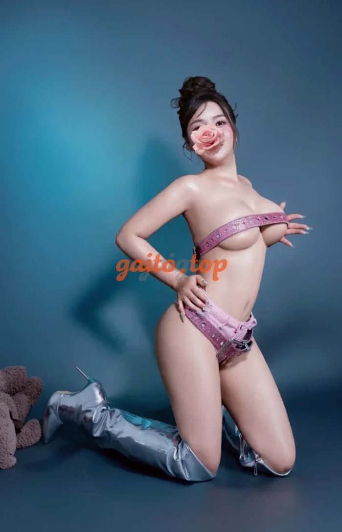 May – gái gọi Quận 8